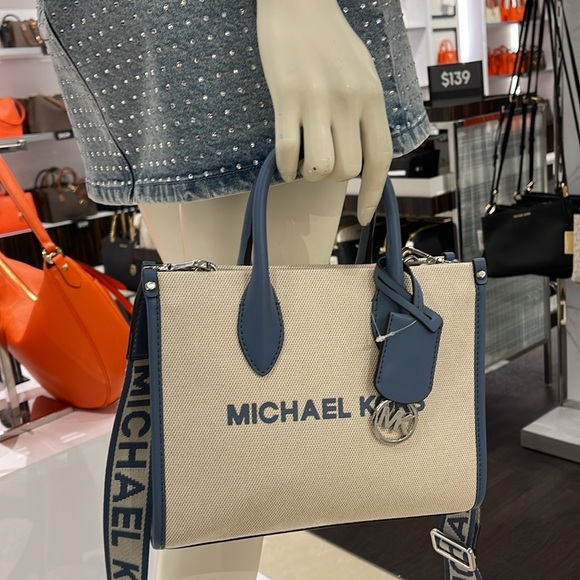 Michael Kors Mirella Small Shopper Top Zip Logo Crossbody XBODY Bag MK
Denim
NWT - Picture 15 of 16